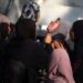 Las mujeres palestinas lloran a un pariente asesinado en una huelga israelí, en el Hospital Al-Shifa en la ciudad de Gaza, el 15 de julio de 2025.