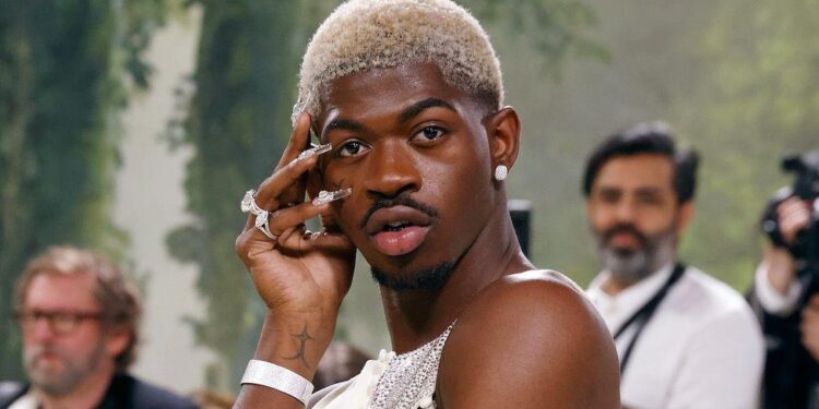 Lil Nas X arrestado y hospitalizado después del altercado de la policía