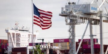 Los aranceles estadounidenses entregan $ 30 mil millones en agosto, la perspectiva de déficit se ilumina