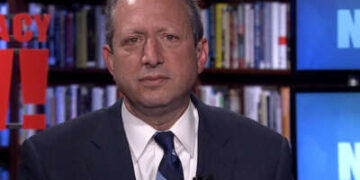 Los grupos de derechos civiles demandan para detener los secuestros de hielo en los juzgados de Nueva York