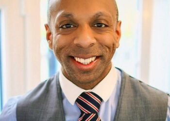 Foto de Martyn Latchman, quien murió después de un trasplante de cabello.