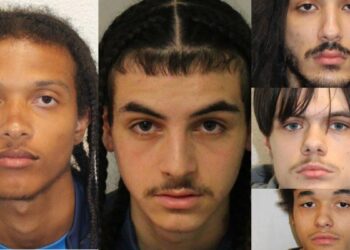 Cinco ladrones: Shian Johnson (L), Amin Alliche (C), Sofian Alliche (R Top), Alfie Hipple (R Center) y Joshua McCorquodale (R Inft), fueron condenados por el asesinato de un turista griego en Londres el 7 de julio de 2024. (Policía Metropolitan)