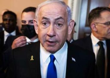 El primer ministro israelí, Benjamin Netanyahu, habla con periodistas antes de una reunión bipartidista con líderes del Senado en el Capitolio de los Estados Unidos el miércoles 9 de julio de 2025.