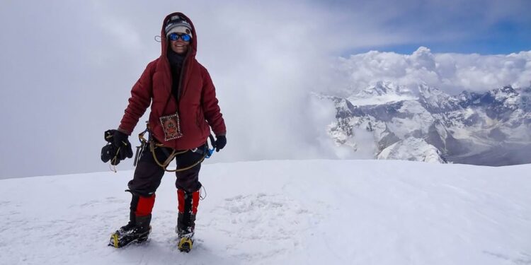 Natalia Nagovitsina en el pico Korzhenevskaya.