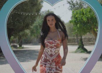 Maya Jama revela a dos parejas de Love Island que enfrentan la eliminación