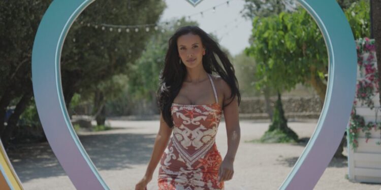 Maya Jama revela a dos parejas de Love Island que enfrentan la eliminación