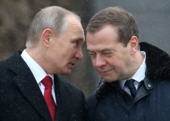 Vladimir Putin y Dmitry Medvedev.
