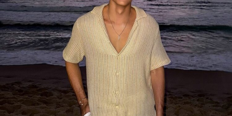 Foto de Yago Luiz de Campos E Silva en una playa al atardecer.