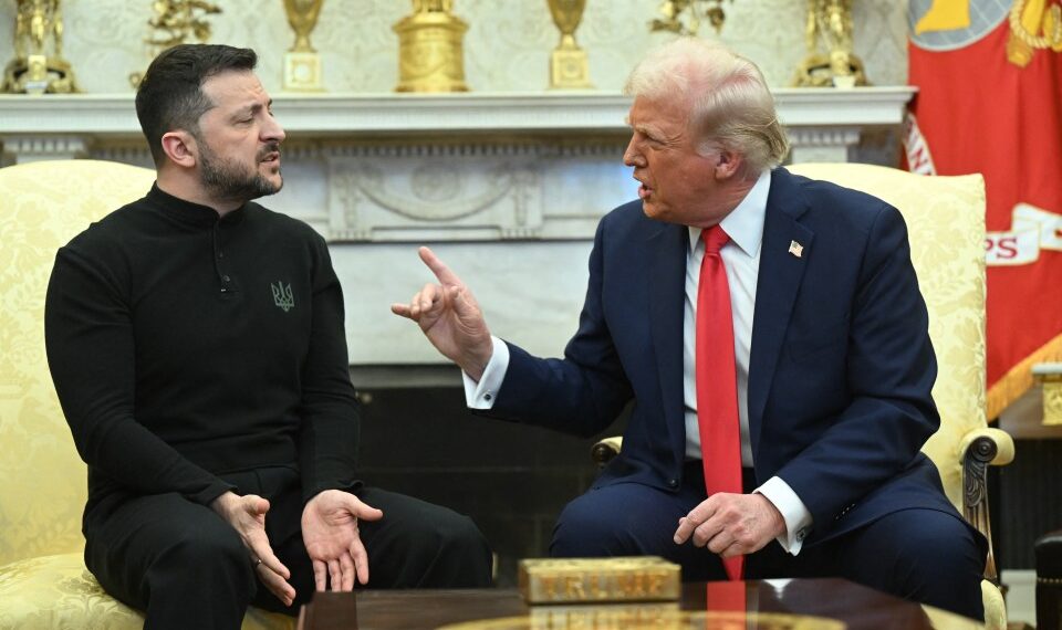 Los presidentes Trump y Zelensky en una reunión.