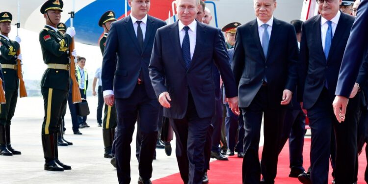 Vladimir Putin llegó a la Cumbre de la Organización de Cooperación de Shanghai en Tianjin, China.