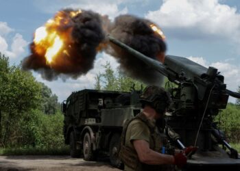 Un impulso de obús autopropulsado 2S22 Bohdana.