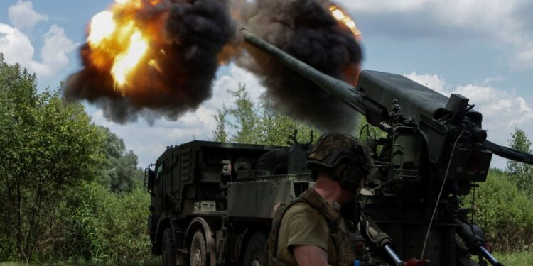 Un impulso de obús autopropulsado 2S22 Bohdana.