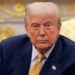 Según los informes, los funcionarios del FBI redactaron referencias a Trump de los archivos de Epstein