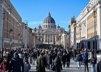 Servicio Secreto de EE. UU., Esquema de busto de la policía italiana dirigida a los viajeros que reservan alquileres de vacaciones