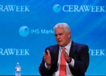 Kelcy Warren, CEO de Energy Transfer LP, que controla la tubería de acceso de Dakota, en esta foto de 2018, fue un importante donante de Pro-Trump Super PAC en las elecciones de 2024.