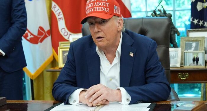 Trump dice que demandará por la redistribución de distritos de California y el Senado de los Estados Unidos 'resbalones azules'