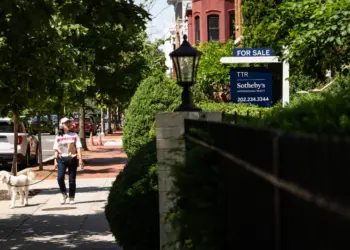 Ventas de viviendas Consulte las cancelaciones récord de julio ya que las altas tasas hipotecarias pesan en los compradores