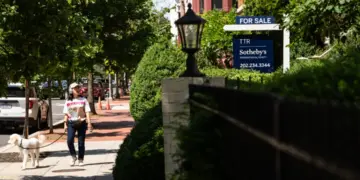 Ventas de viviendas Consulte las cancelaciones récord de julio ya que las altas tasas hipotecarias pesan en los compradores