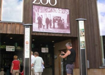 Entrada al zoológico de Aalborg en Dinamarca.