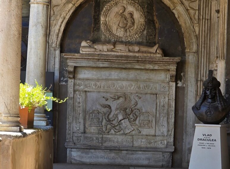 Tumba en Nápoles posiblemente perteneciente a Vlad el empalador.