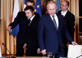 Zelensky y Putin en una reunión en París.