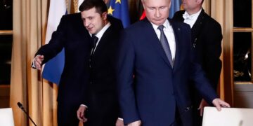 Zelensky y Putin en una reunión en París.