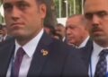 Recep Tayyip Erdogan izquierda en la acera para la caravana.