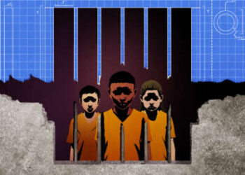 Niños como prisioneros detrás de una pared de prisión desmoronada y bares y planos para un nuevo muro de prisión y bares.