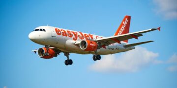 EasyJet Airbus A319 Landing en Praga.