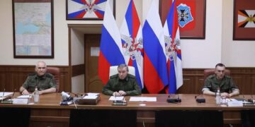 Valery Gerasimov, jefe del personal general de las Fuerzas Armadas rusas, presidiendo una reunión militar.