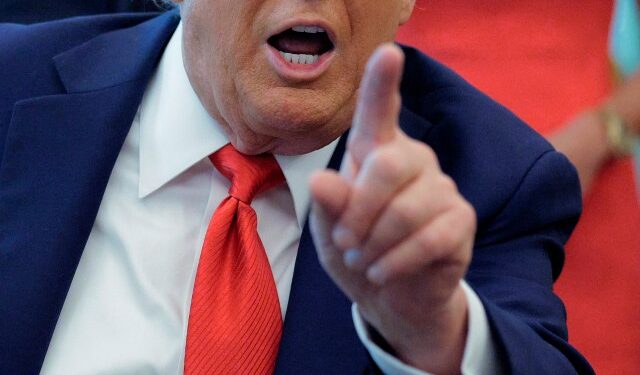 El presidente Trump habló con los periodistas.