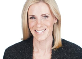 Disparo en la cabeza de Kristin Cabot, director de personas en Gettysburg College.