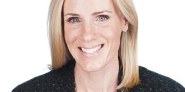 Disparo en la cabeza de Kristin Cabot, director de personas en Gettysburg College.