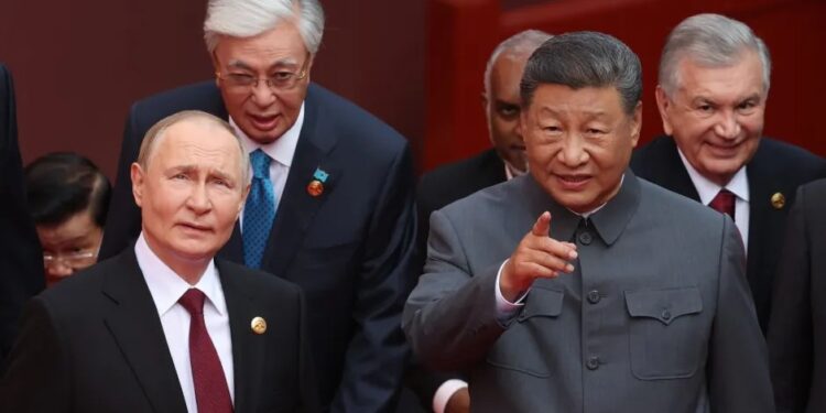 Putin y Xi Jinping con otros líderes mundiales.