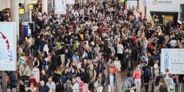 CyberAtack interrumpe los sistemas de registro en los aeropuertos europeos, causando demoras y cancelaciones