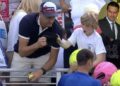El CEO se disculpa por tomar la gorra del jugador polaco de Boy At US Open