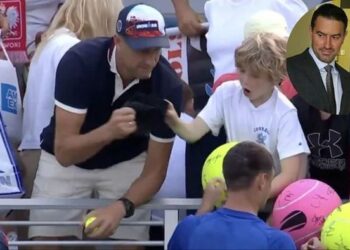 El CEO se disculpa por tomar la gorra del jugador polaco de Boy At US Open