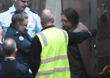 Erin Patterson escoltó a la corte por sentencia.