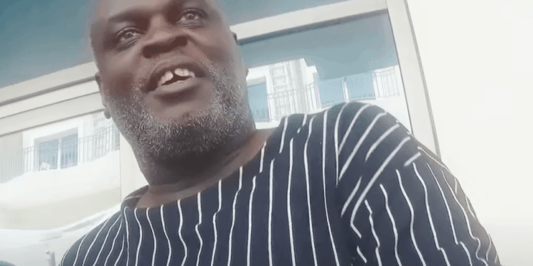 Foto de un hombre en Dubai.