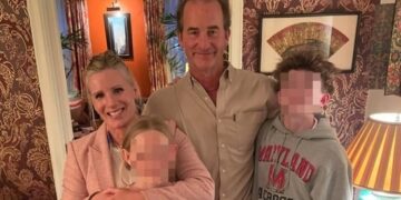 El esposo de Kristin Cabot busca desesperadamente sellar los documentos de divorcio