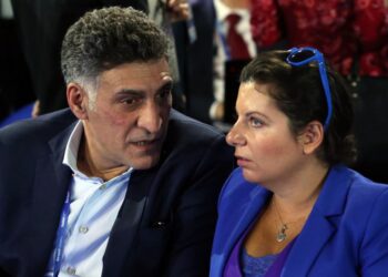 El director de cine Tigran Keosayan y Margarita Simonyan asisten a la Reunión Anual del Club de Discusión Valdai.