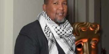 Mandla Mandela asiste a los Premios de Honores Visionarios inaugurales en BAFTA Piccadilly el 8 de febrero de 2019 en Londres, Inglaterra.