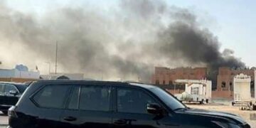 Este agarre de cuadro tomado de un metraje de AFPTV muestra el humo ondulado después de las explosiones en la capital de Doha, Qatar, el 9 de septiembre de 2025.