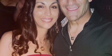 Foto de María y Mercury Psillakis.