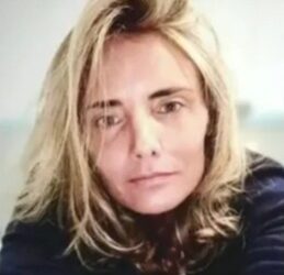 Mujer estafada por el falso perfil de Brad Pitt, perdiendo € 830,000.