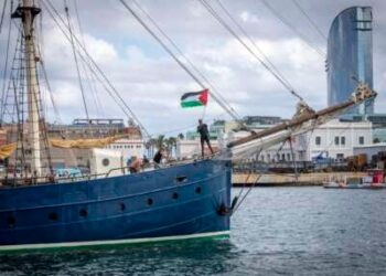 La flotilla Global Sumud zarpa desde Barcelona hacia Gaza, en Barcelona, España, el 31 de agosto de 2025.