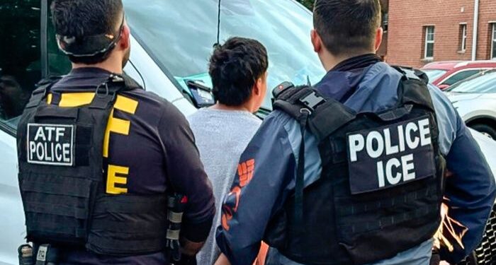 ICE solicita la eliminación de un extranjero ilegal cubano acusado de asesinato en Texas decapitando