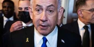 El primer ministro israelí, Benjamin Netanyahu, habla con periodistas antes de una reunión bipartidista con líderes del Senado en el Capitolio de los Estados Unidos el miércoles 9 de julio de 2025.