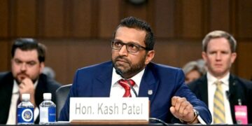 Kash Patel dice que el FBI investiga 'teorías y preguntas' sobre el asesinato de Charlie Kirk