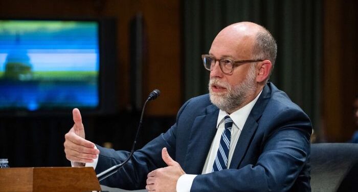 La Casa Blanca dirige a las agencias que planifiquen despidos si el gobierno se cierra